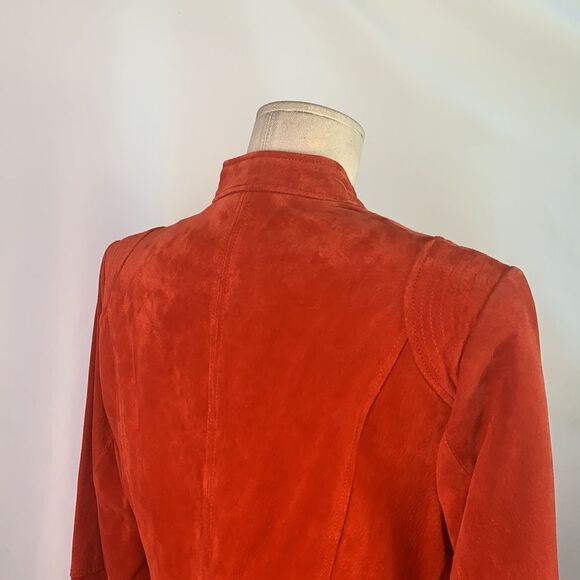 Isaac
Mizrahi NWOT red suede snap front jacket - Picture 9 of 12